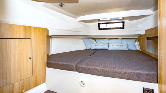 Hajóbérlés Siófok — Suncamper 35 elektromos yacht